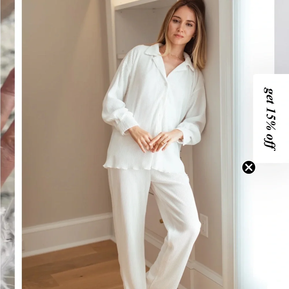 Waverles Pleats Please XS + feather cuffs - Picture 9 of 9